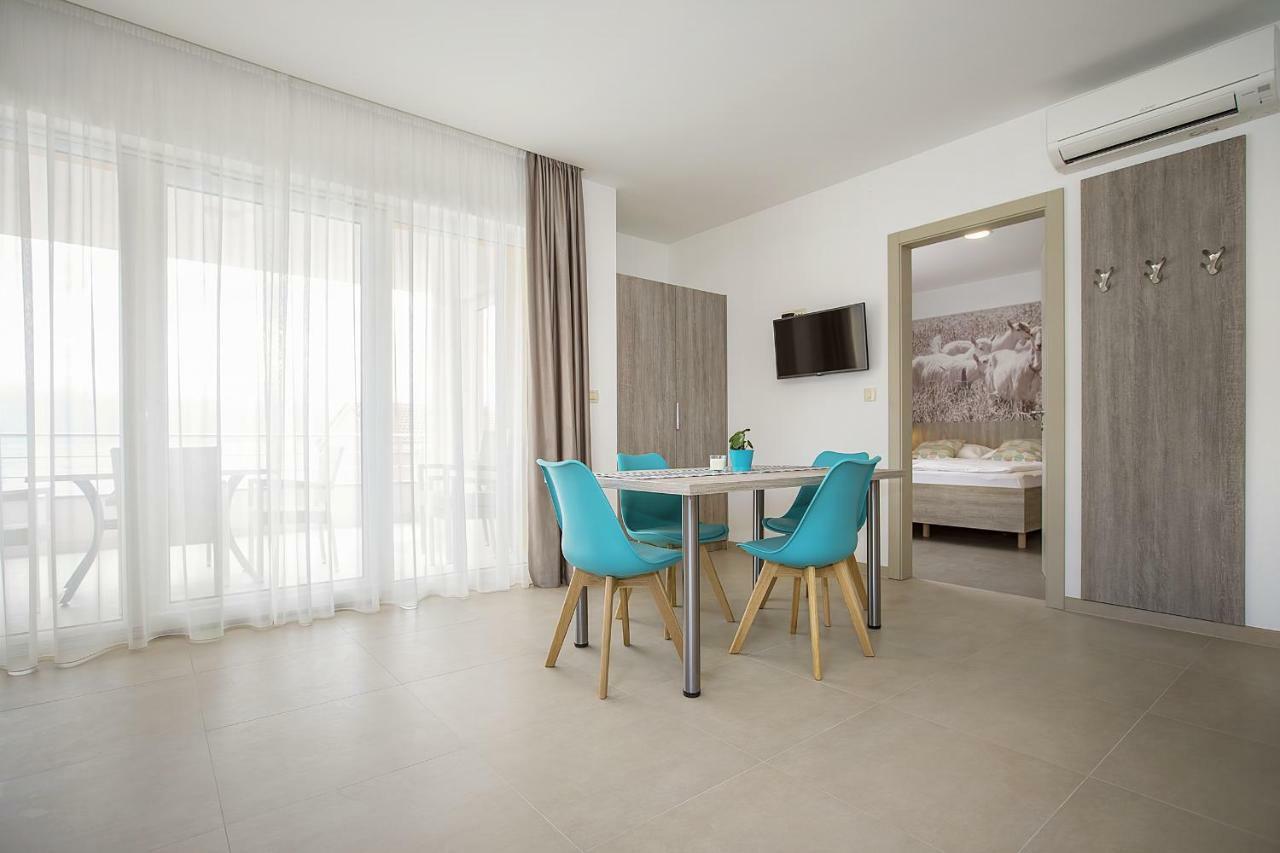 Apartments Capic Marin Baska  Bagian luar foto