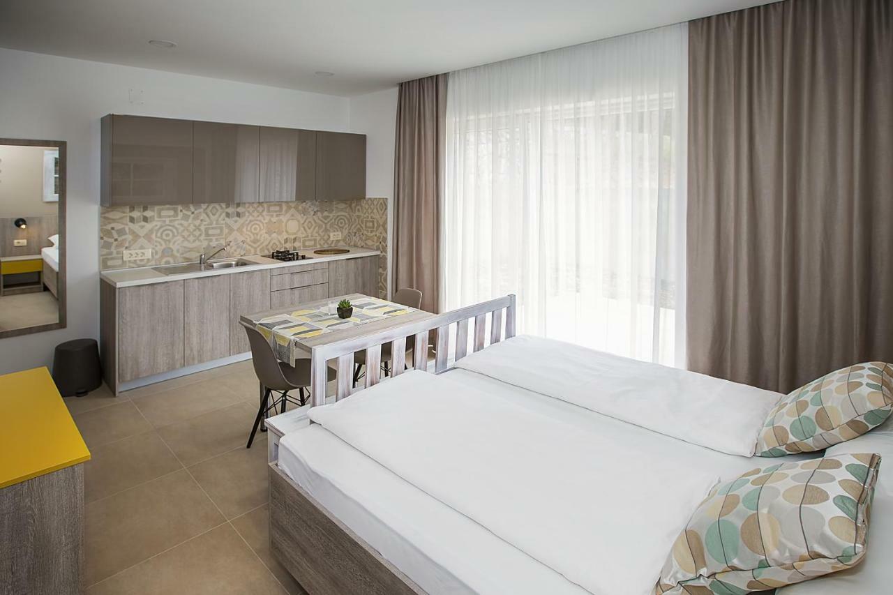 Apartments Capic Marin Baska  Bagian luar foto