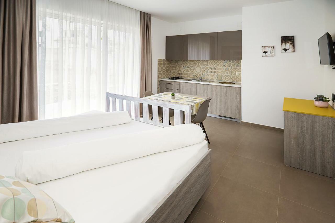 Apartments Capic Marin Baska  Bagian luar foto