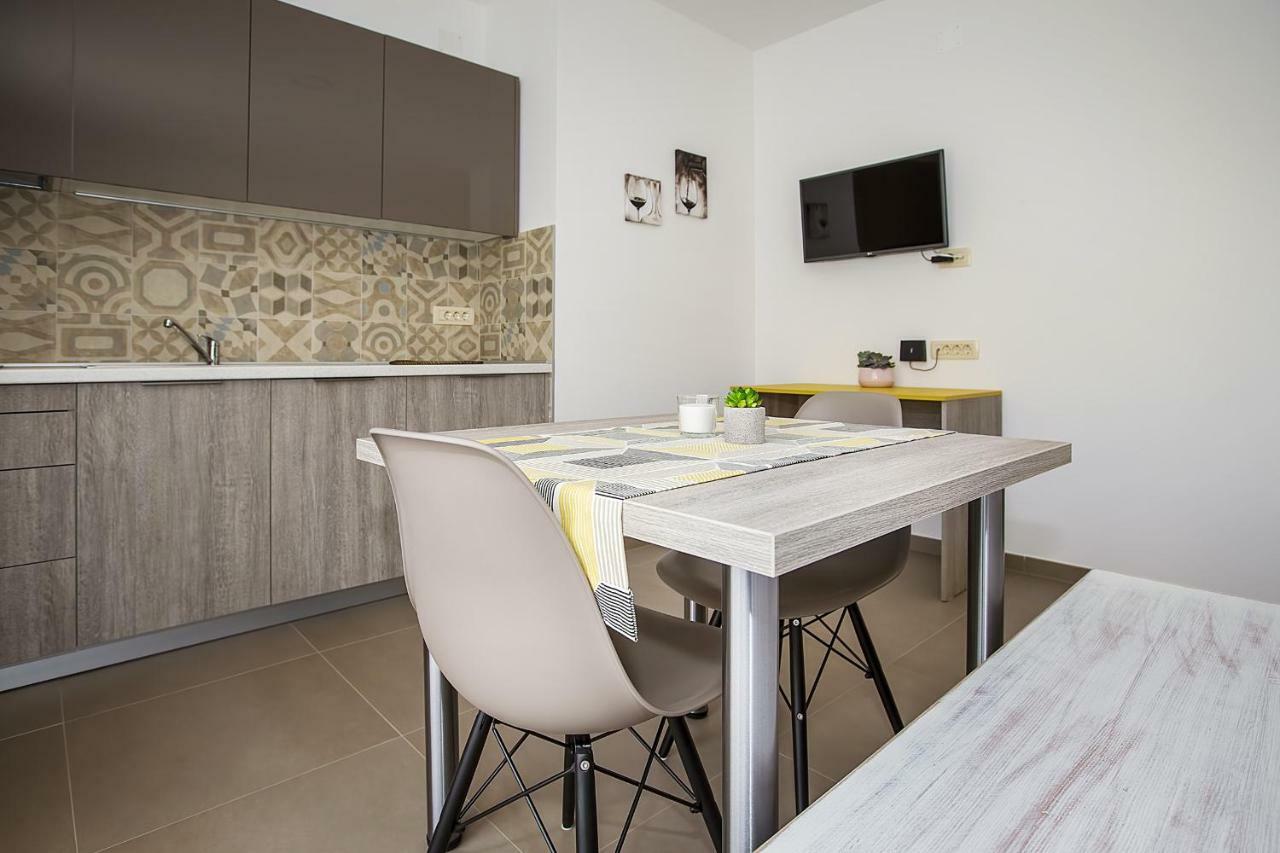 Apartments Capic Marin Baska  Bagian luar foto